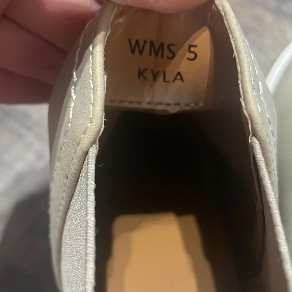 Brand new sneakers - Picture 5 of 5